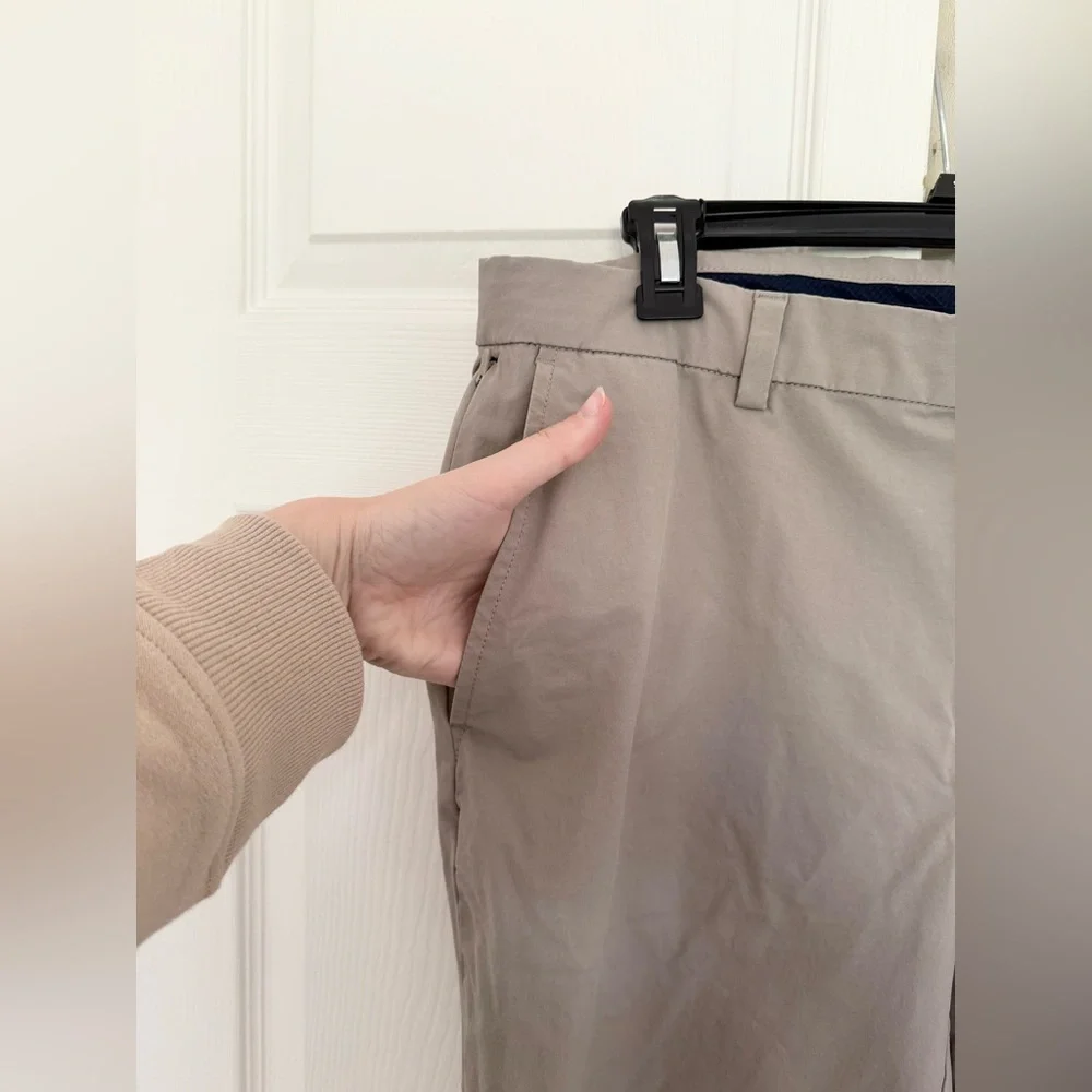 Vineyard Vines Performance On-The-Go Pants Khaki Slacks Business Size 36 x 34